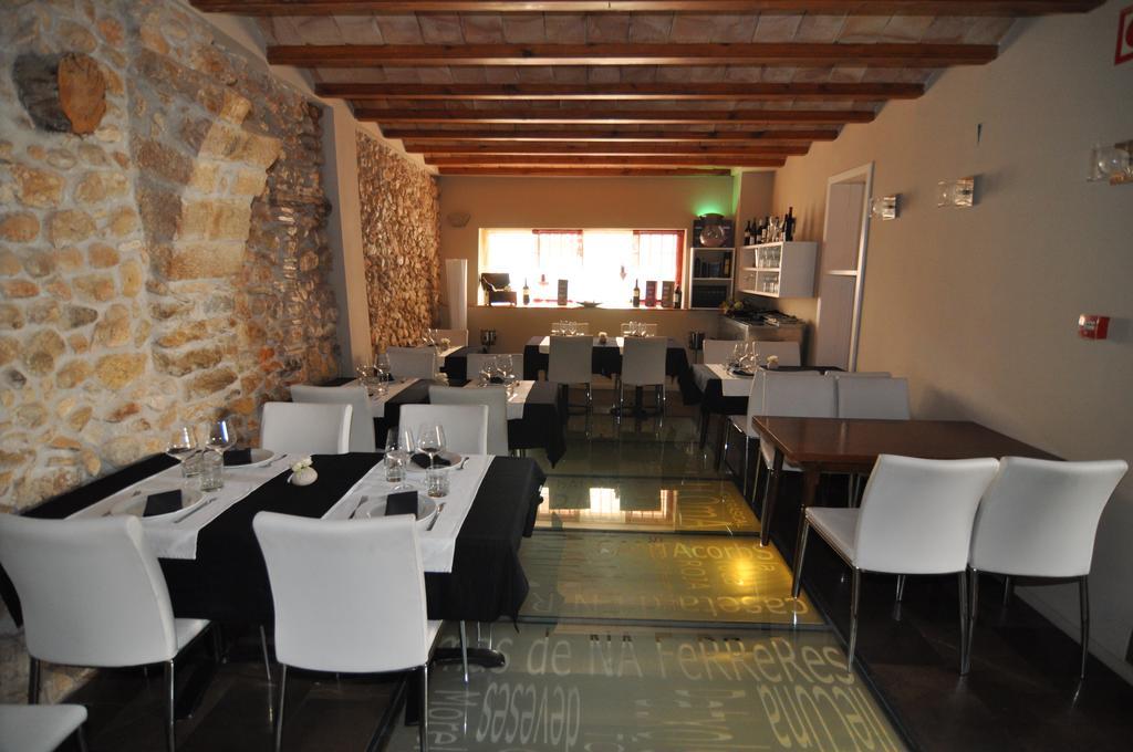 Restaurant & Rooms Cabrit Sant Mateu Bagian luar foto